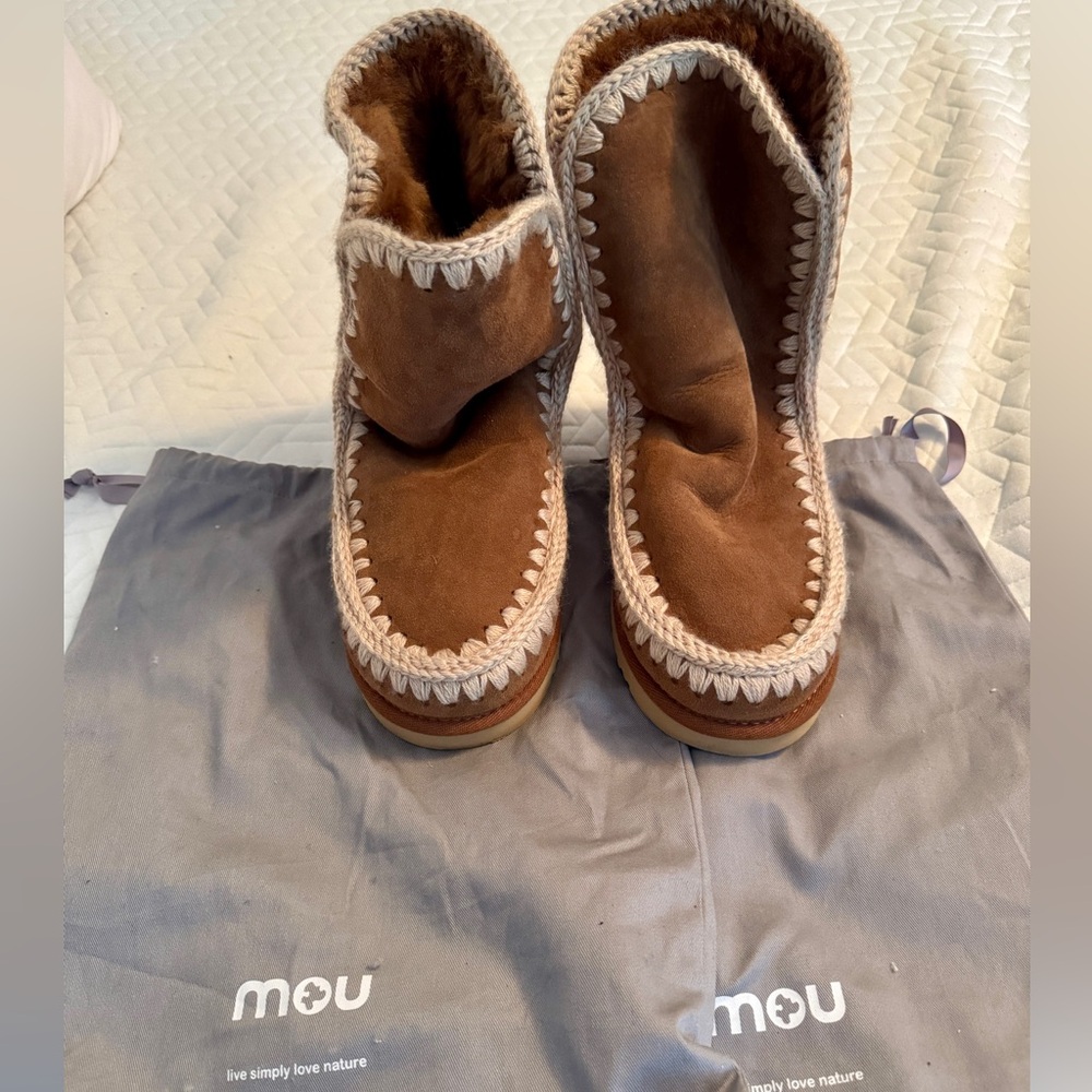 MOU 18 Eskimo Brown Shearling Trim Suede Boots NWOT